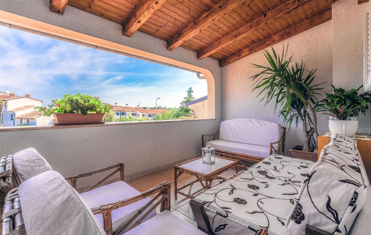 Apartamento Rina B4 Poreč Exterior foto